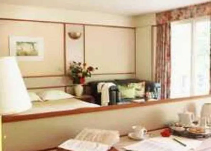 Chateau De Bazeilles